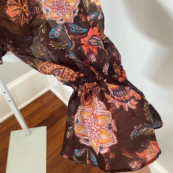 Hemant & Nandita Pleated Floral Blouse size Small - Picture 4 of 16